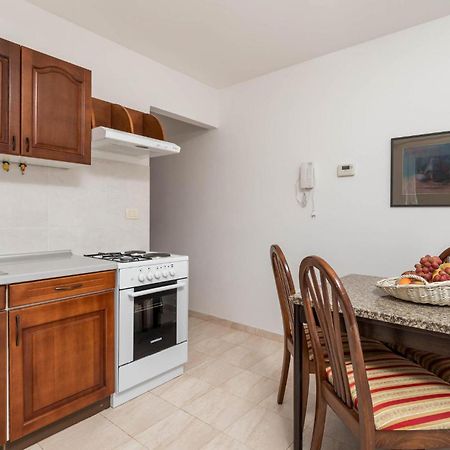 1 Bedroom Cozy Apartment In Icici Exterior photo